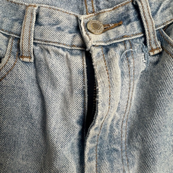 Brandy Melville Boyfriend Jeans - Picture 6 of 8